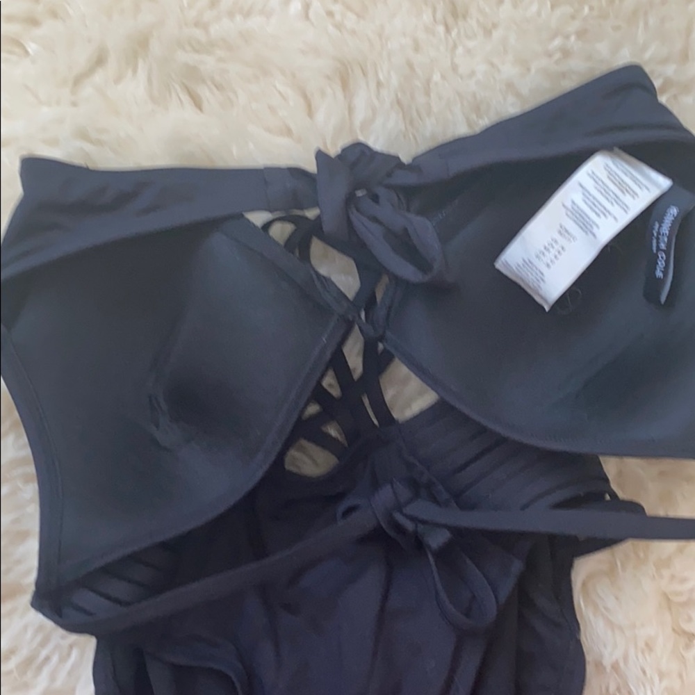KENNETH COLE MONIKINI - Picture 8 of 10